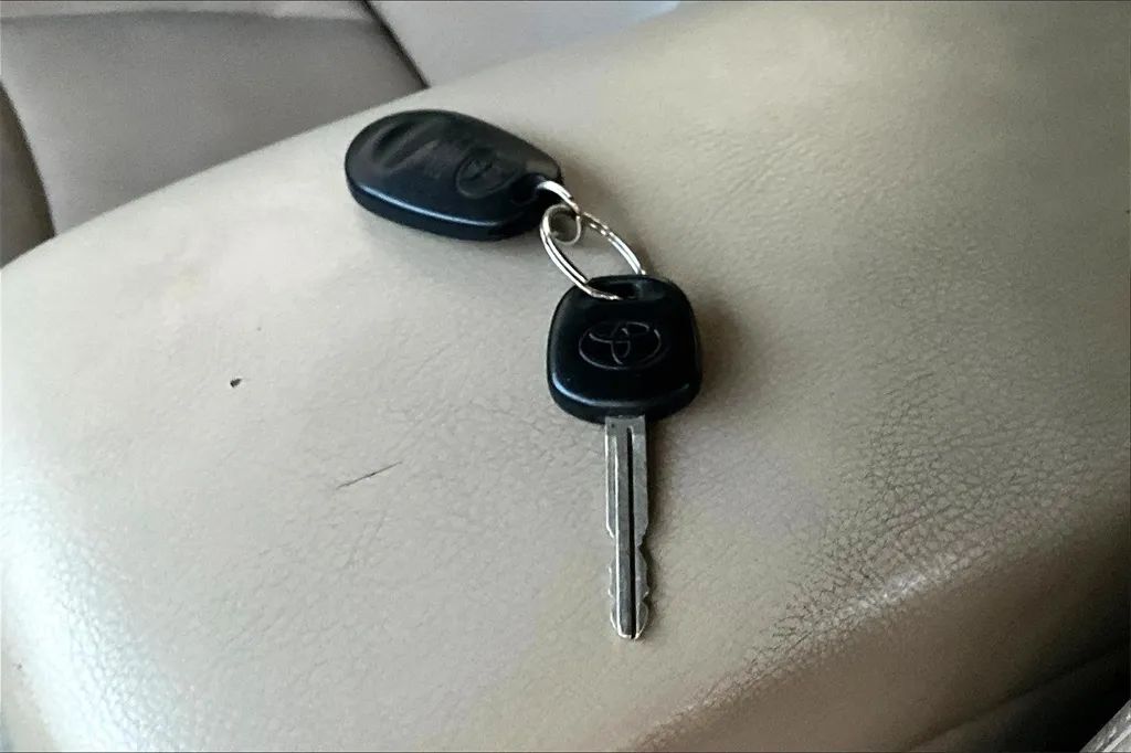 2006 Toyota Avalon XL Sedan 4D Maitland FL