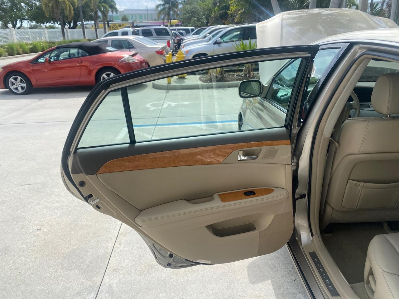 2006 Toyota Avalon XLS LOW MILES 53,114 Pompano Beach FL