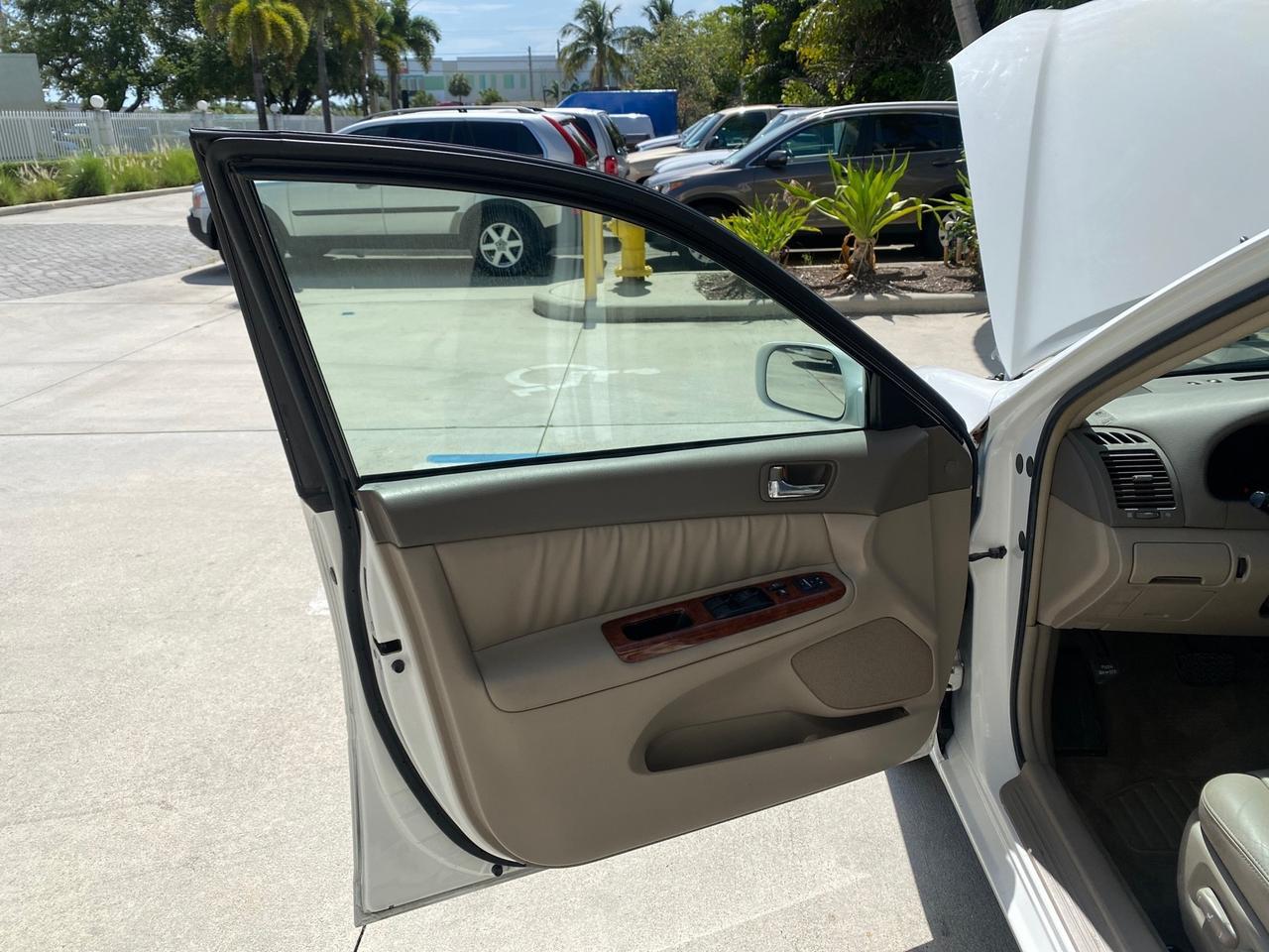 2006 Toyota Camry XLE V6 LOW MILES 65,439 Pompano Beach FL