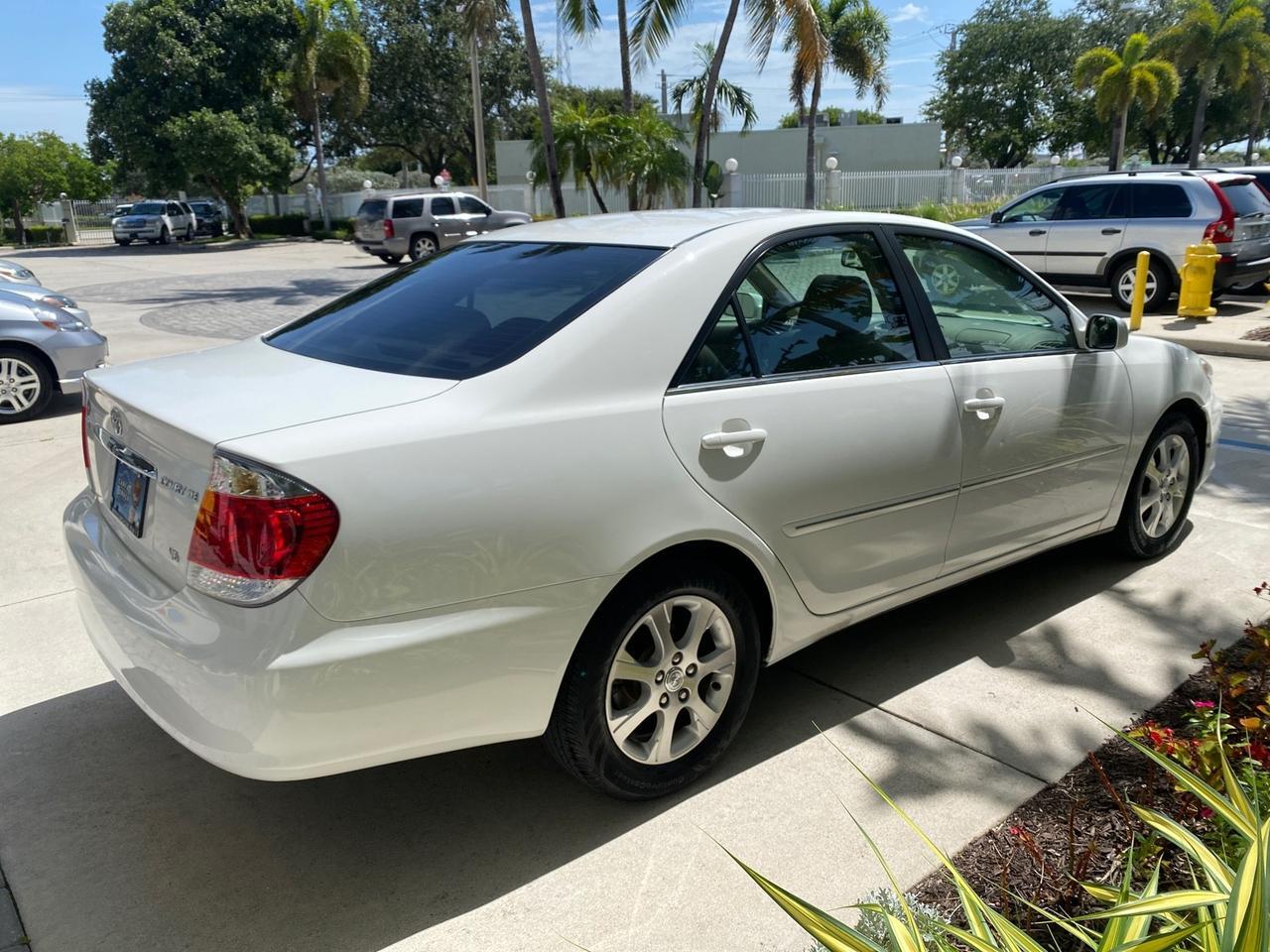 2006 Toyota Camry XLE V6 LOW MILES 65,439 Pompano Beach FL