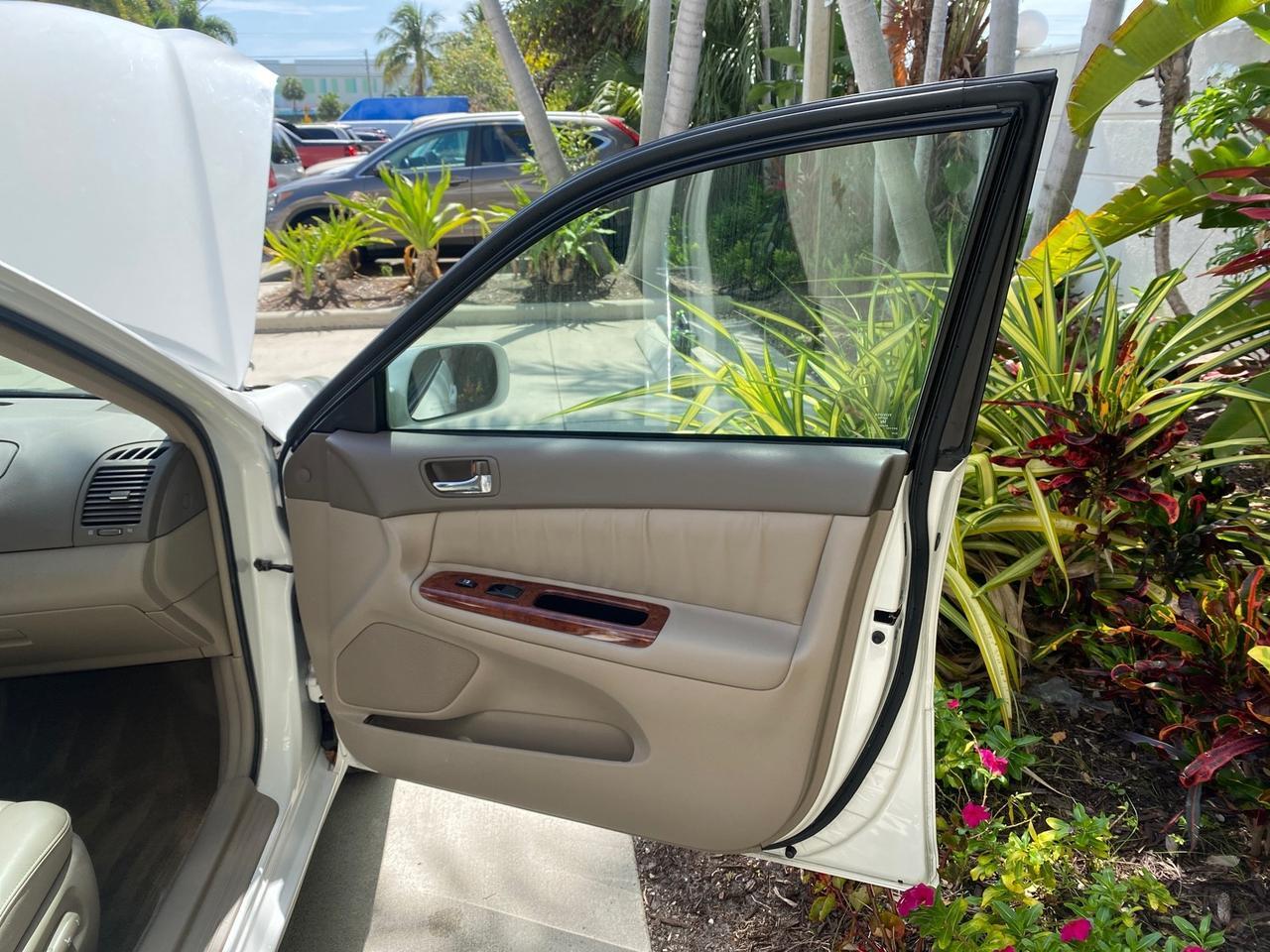 2006 Toyota Camry XLE V6 LOW MILES 65,439 Pompano Beach FL
