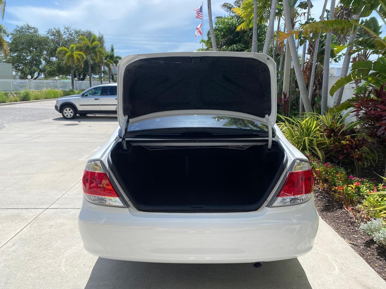 2006 Toyota Camry XLE V6 LOW MILES 65,439 Pompano Beach FL