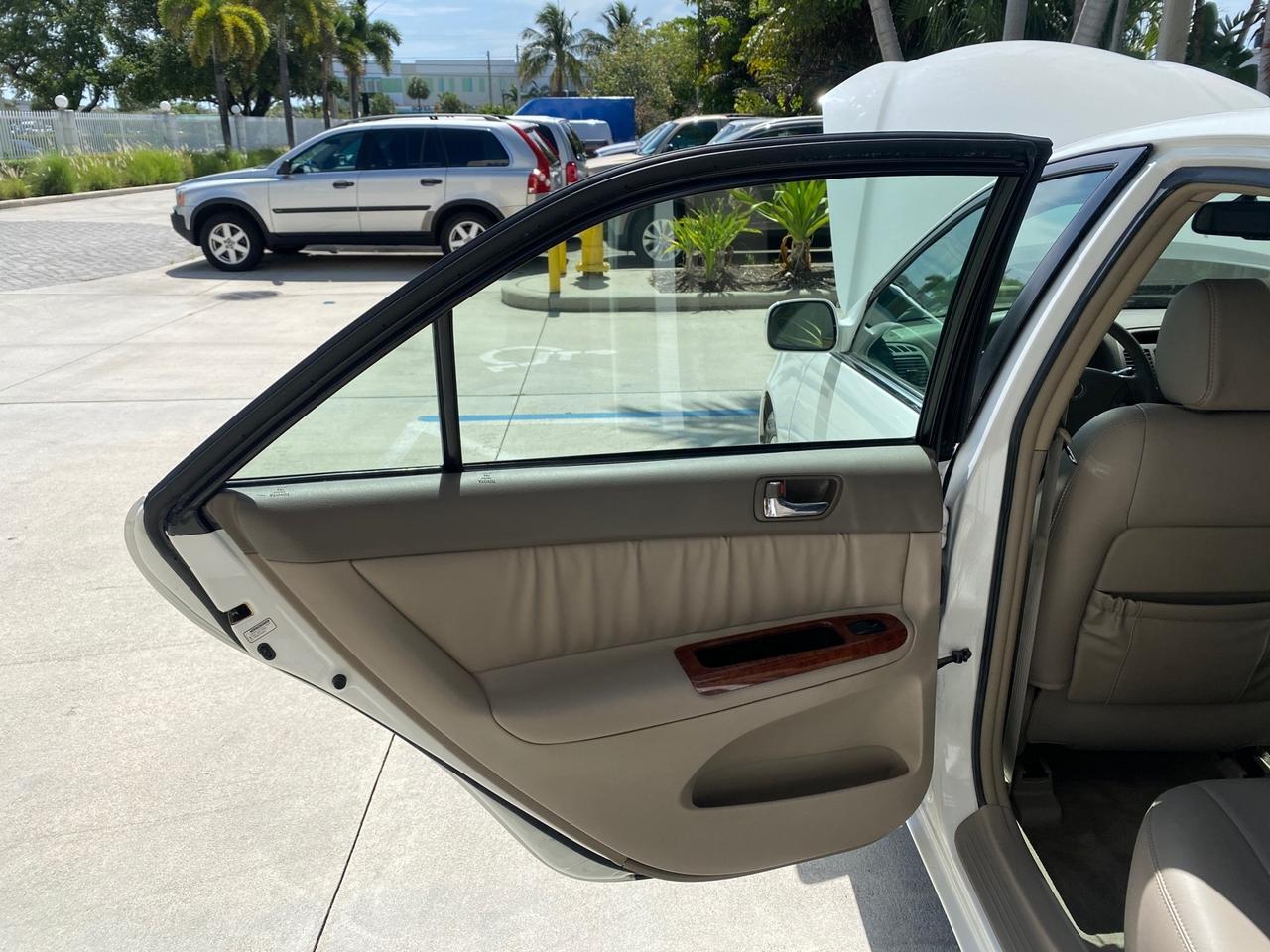 2006 Toyota Camry XLE V6 LOW MILES 65,439 Pompano Beach FL