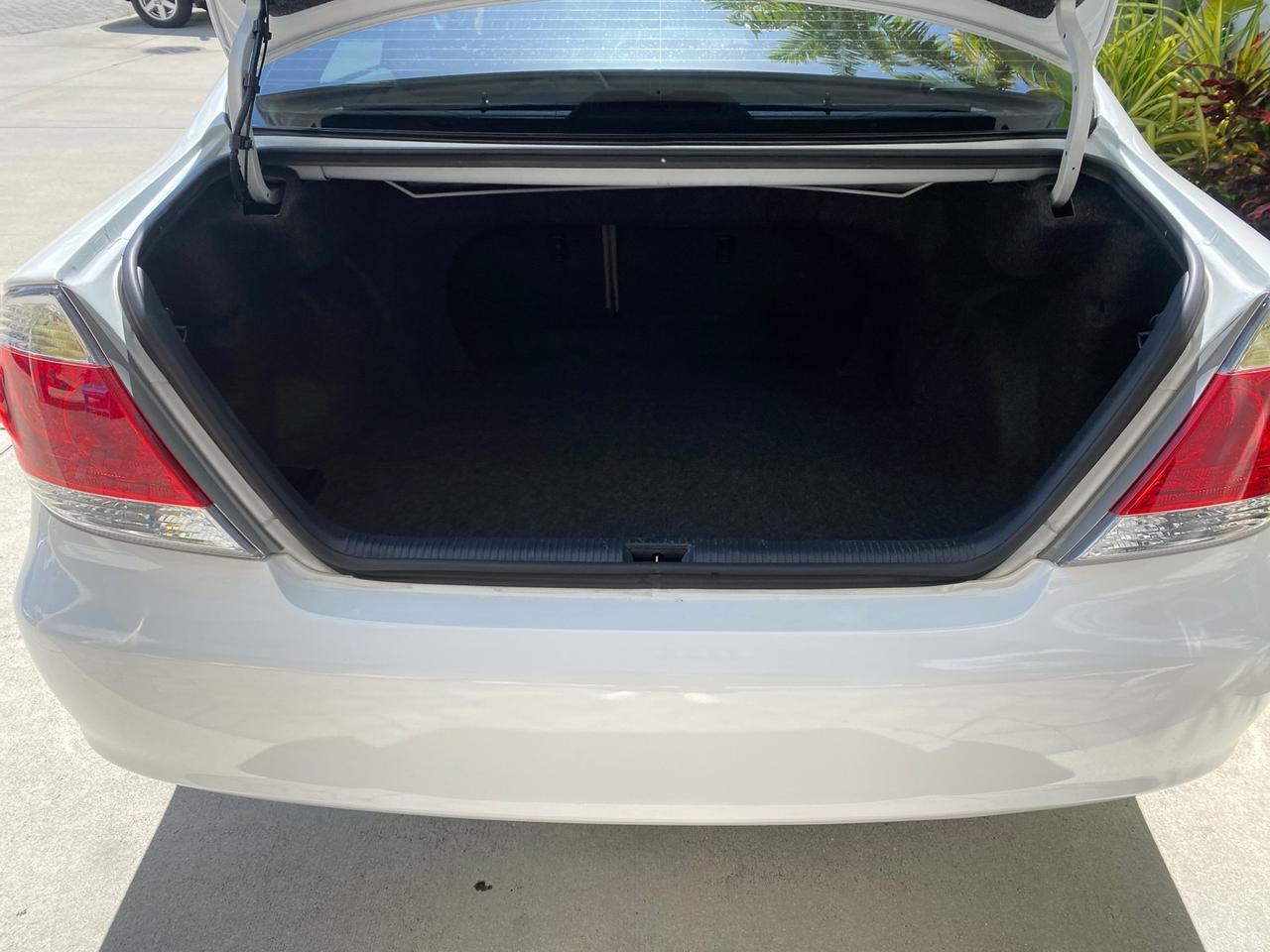 2006 Toyota Camry XLE V6 LOW MILES 65,439 Pompano Beach FL