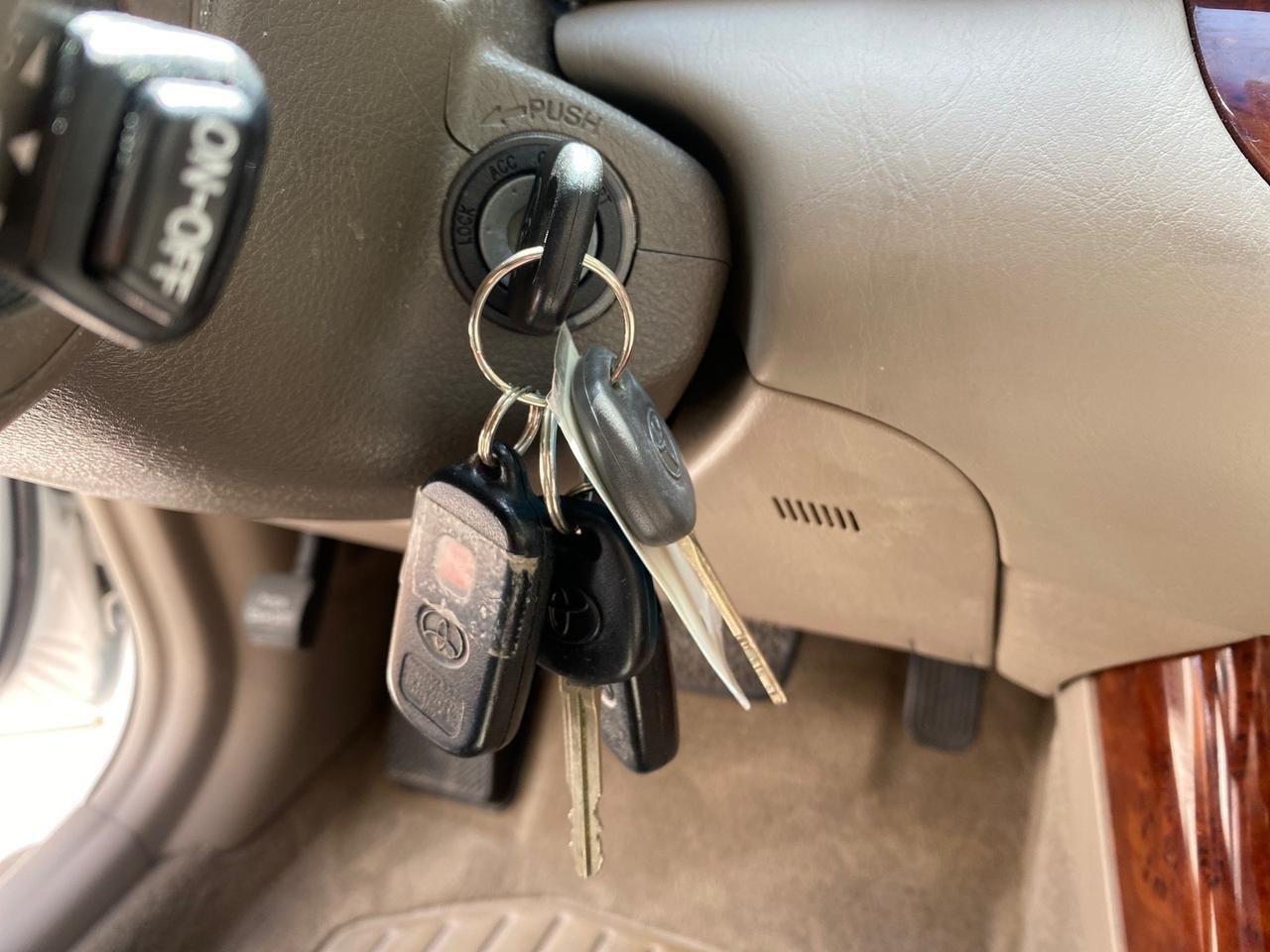 2006 Toyota Camry XLE V6 LOW MILES 65,439 Pompano Beach FL