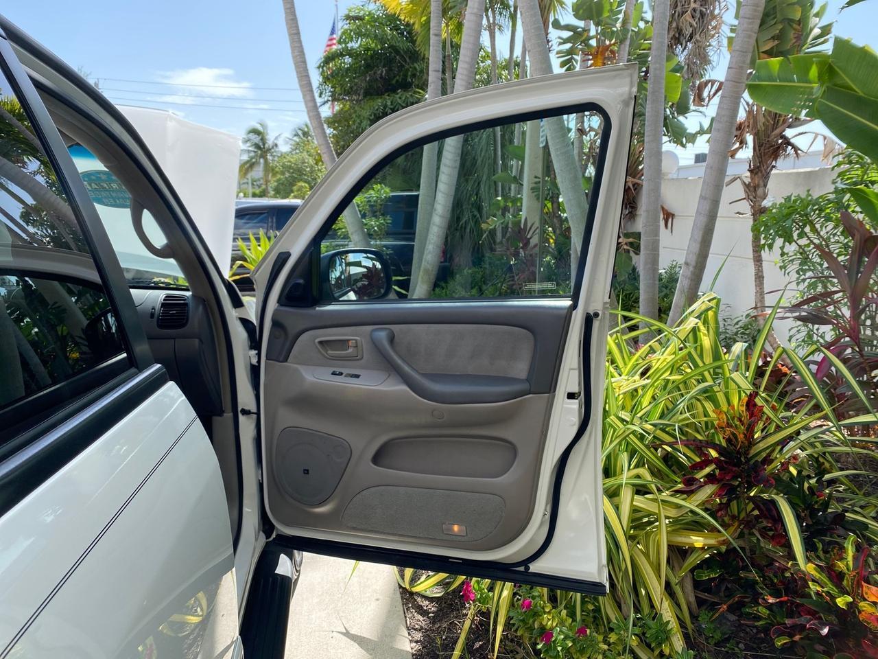 2006 Toyota Sequoia SR5 LOW MILES 84,953 4.7 v8 Pompano Beach FL