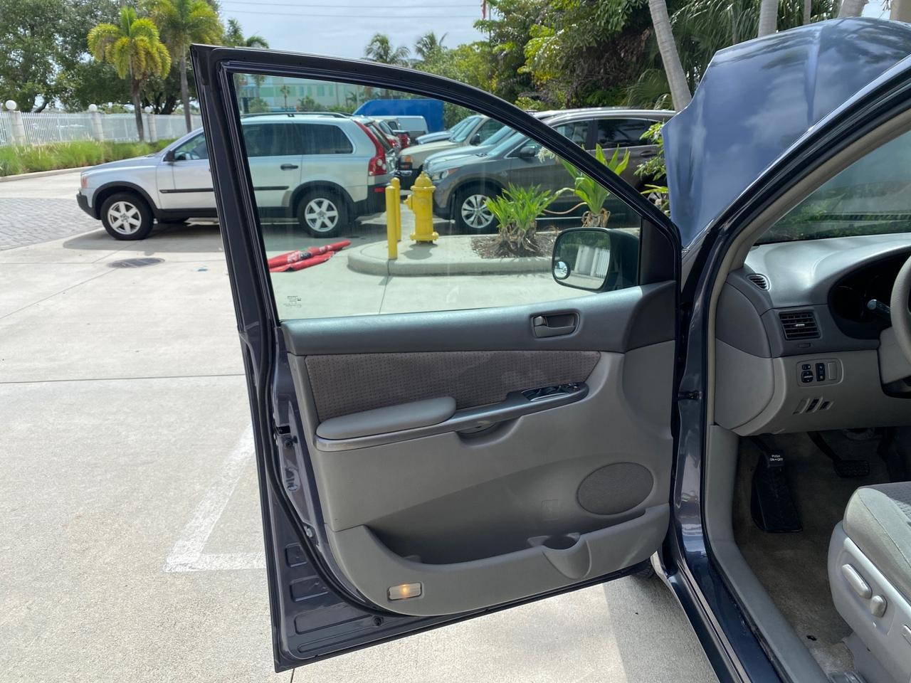 2006 Toyota Sienna CE VAN LOW MILES 57,411 Pompano Beach FL