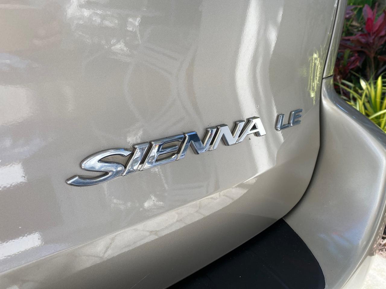 2006 Toyota Sienna VAN LE LOW MILES 78,653 Pompano Beach FL