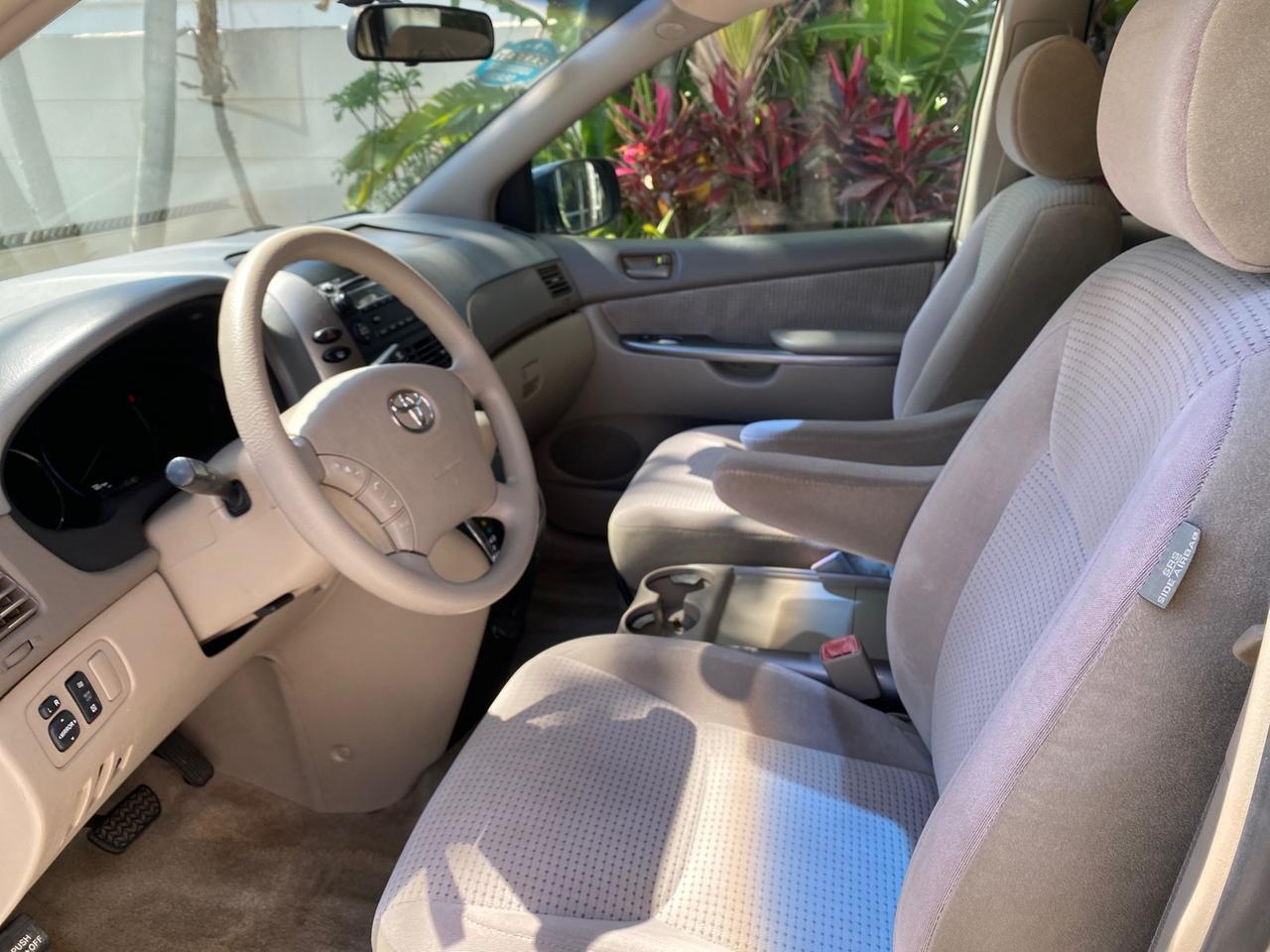 2006 Toyota Sienna VAN LE LOW MILES 78,653 Pompano Beach FL