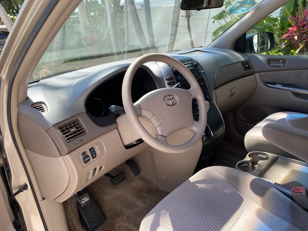 2006 Toyota Sienna VAN LE LOW MILES 78,653 Pompano Beach FL