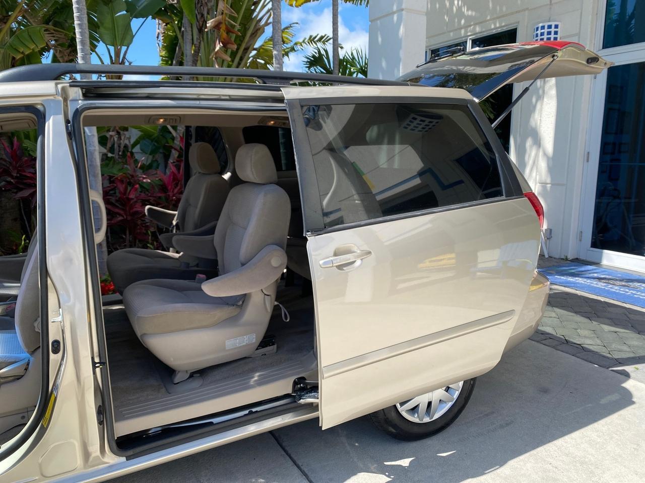 2006 Toyota Sienna VAN LE LOW MILES 78,653 Pompano Beach FL