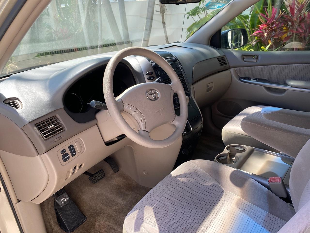 2006 Toyota Sienna VAN LE LOW MILES 78,653 Pompano Beach FL