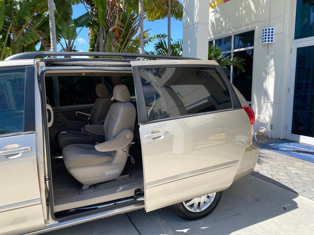 2006 Toyota Sienna VAN LE LOW MILES 78,653 Pompano Beach FL