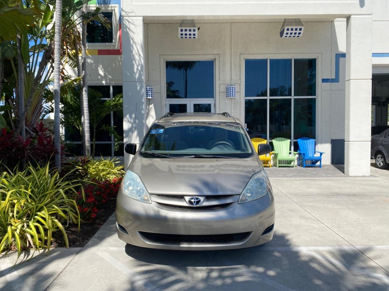 2006 Toyota Sienna VAN LE LOW MILES 78,653 Pompano Beach FL