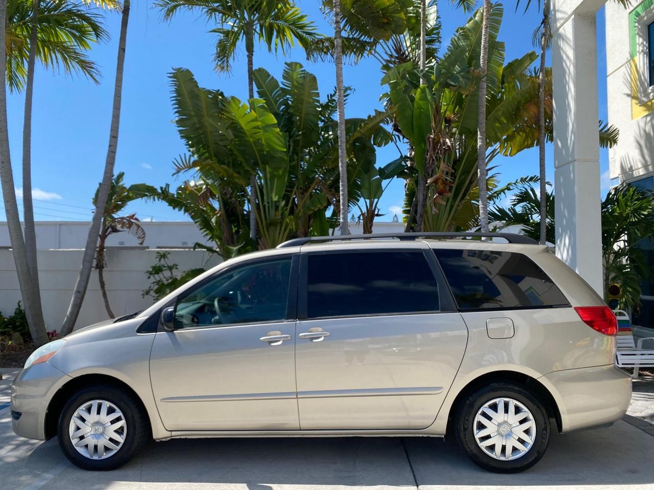 2006 Toyota Sienna VAN LE LOW MILES 78,653 Pompano Beach FL