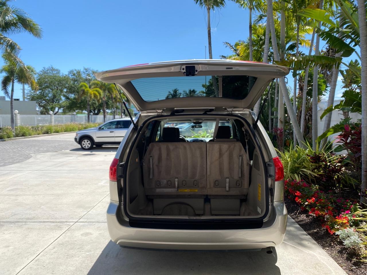 2006 Toyota Sienna VAN LE LOW MILES 78,653 Pompano Beach FL