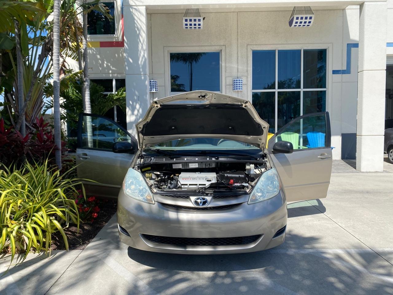 2006 Toyota Sienna VAN LE LOW MILES 78,653 Pompano Beach FL