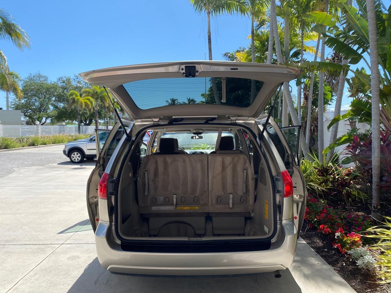 2006 Toyota Sienna VAN LE LOW MILES 78,653 Pompano Beach FL