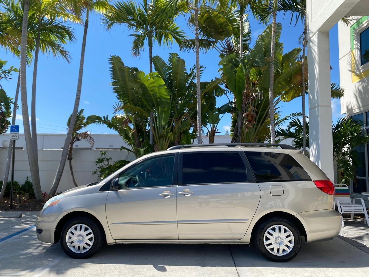 2006 Toyota Sienna VAN LE LOW MILES 78,653 Pompano Beach FL