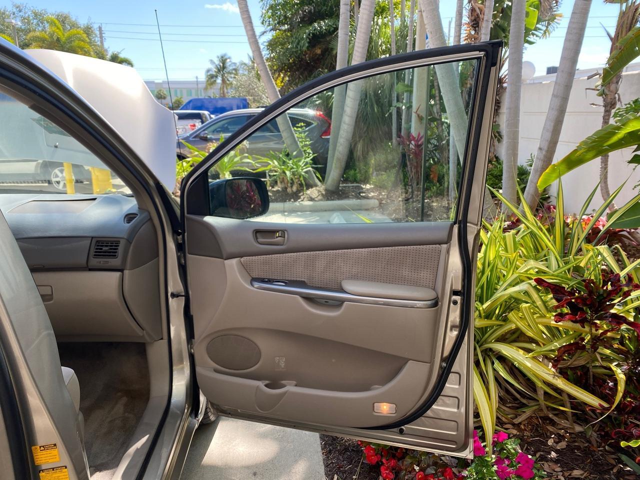 2006 Toyota Sienna VAN LE LOW MILES 78,653 Pompano Beach FL