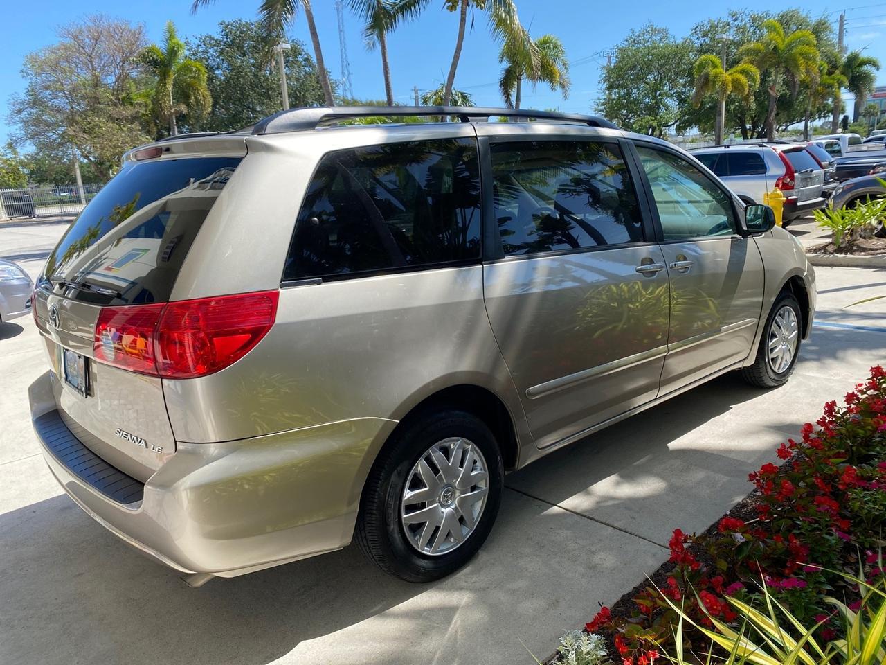 2006 Toyota Sienna VAN LE LOW MILES 78,653 Pompano Beach FL