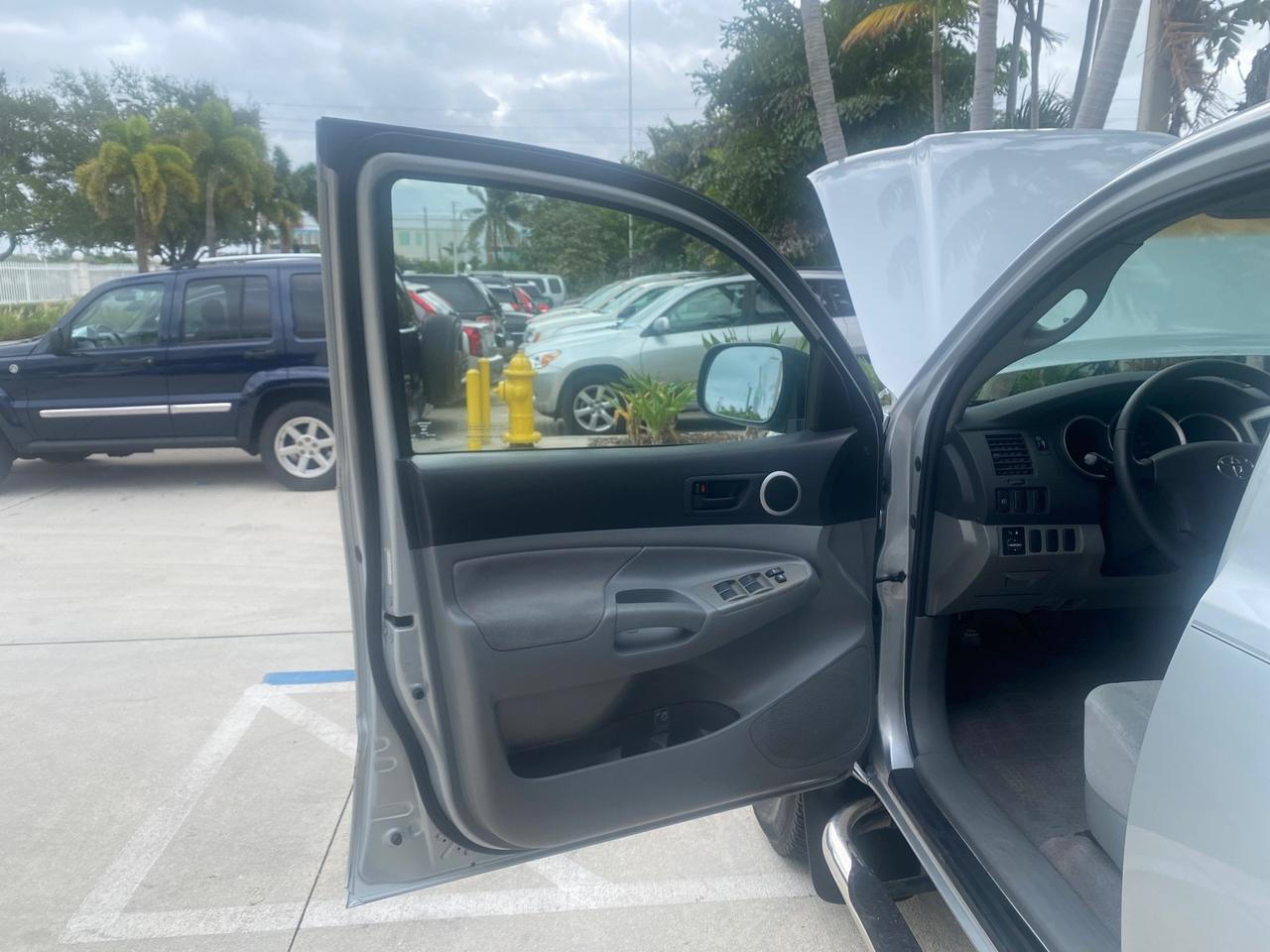 2006 Toyota Tacoma 1 OWNER 4WD CREW CAB Pompano Beach FL