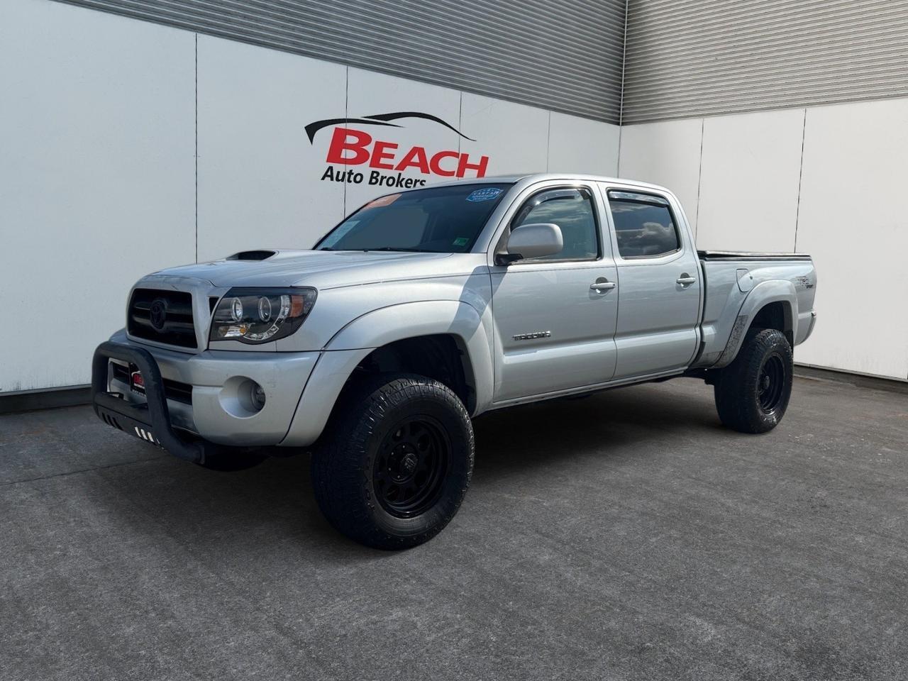 2006 Toyota Tacoma 4X4, TOWING PACKAGE, SOFT TONNEAU COVER, BED LINDER, FENDER FLARES, BLUETOOTH WIRELESS, STEERING WHEEL CONTROLS, COME SEE THIS TACOMA TODAY!!