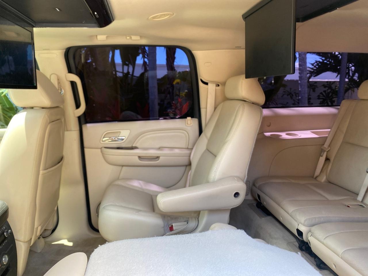 2007 Cadillac Escalade ESV SUNROOF AWD LOW MILES 47,118 Pompano Beach FL