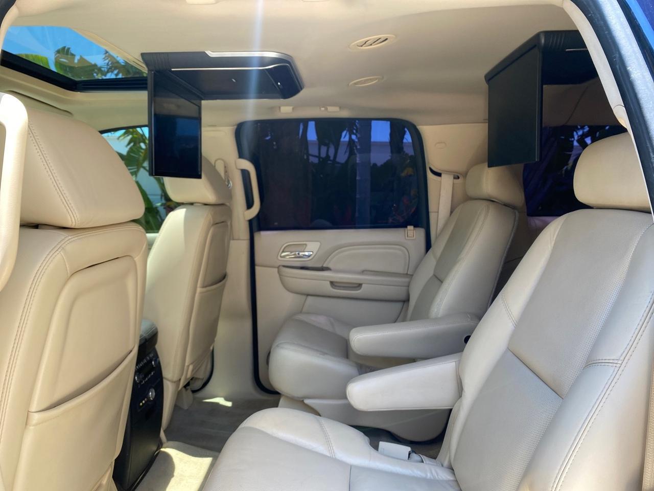 2007 Cadillac Escalade ESV SUNROOF AWD LOW MILES 47,118 Pompano Beach FL
