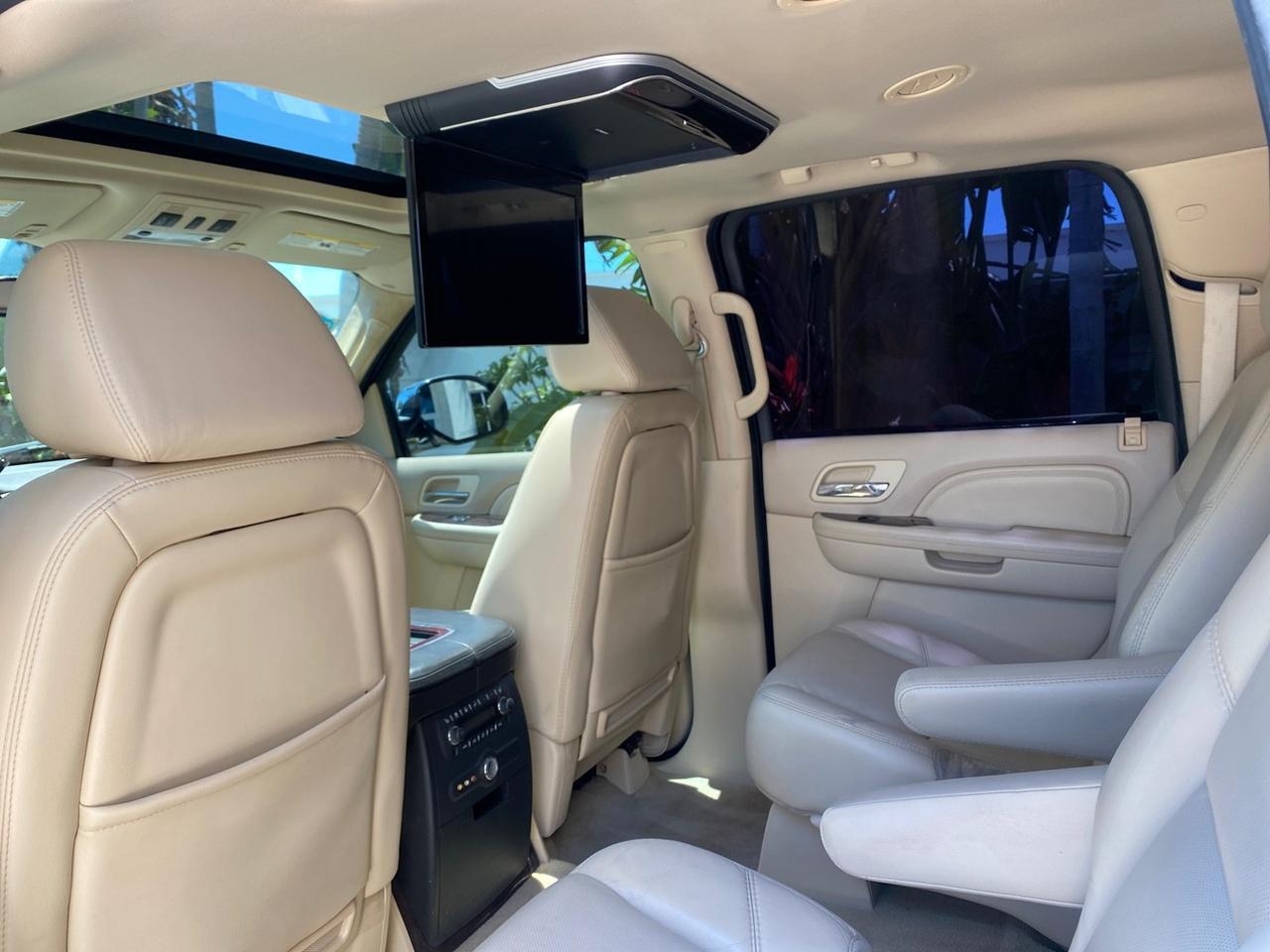 2007 Cadillac Escalade ESV SUNROOF AWD LOW MILES 47,118 Pompano Beach FL