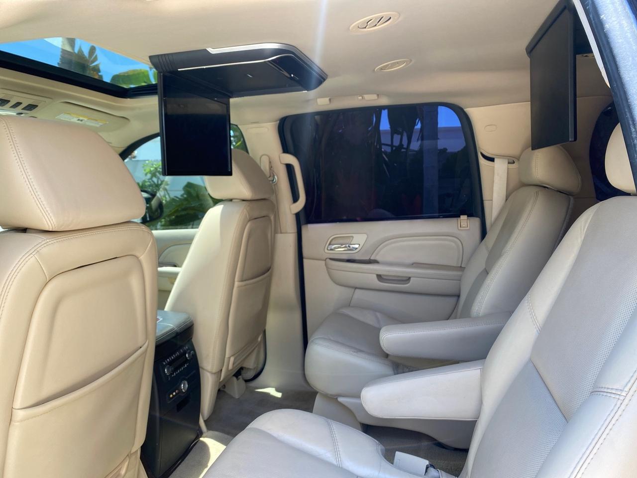 2007 Cadillac Escalade ESV SUNROOF AWD LOW MILES 47,118 Pompano Beach FL
