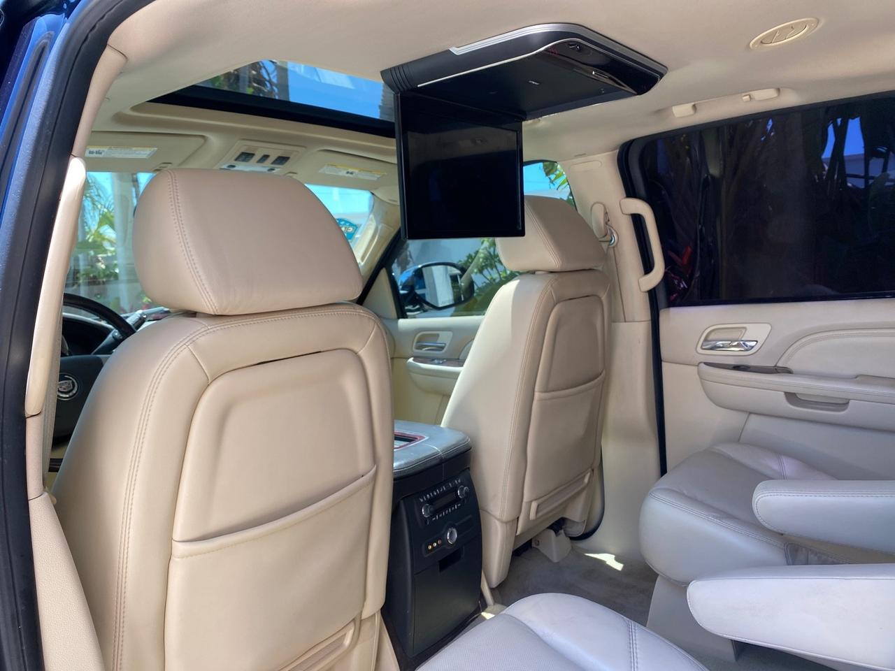 2007 Cadillac Escalade ESV SUNROOF AWD LOW MILES 47,118 Pompano Beach FL