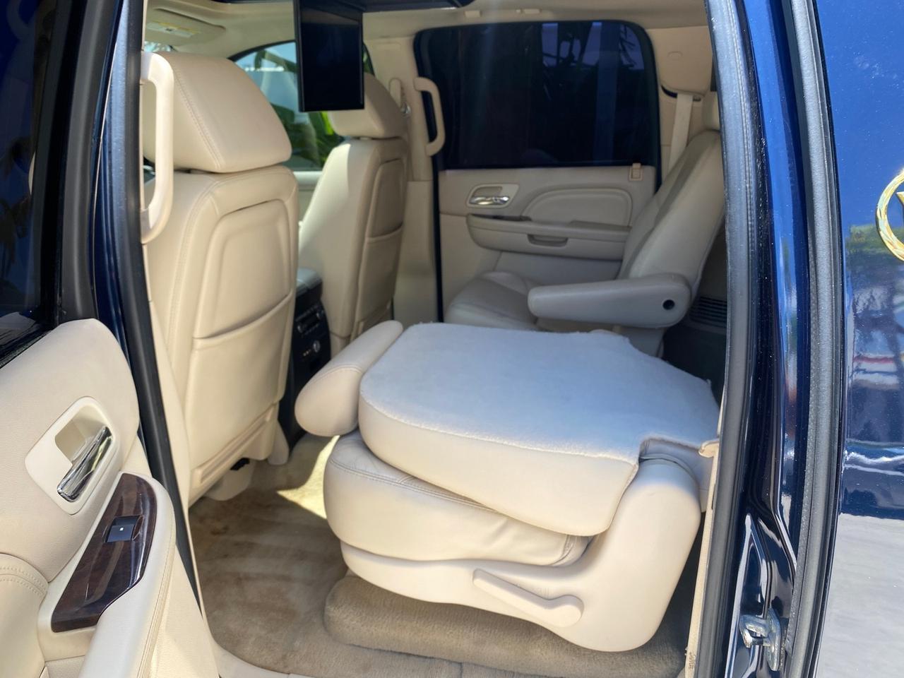 2007 Cadillac Escalade ESV SUNROOF AWD LOW MILES 47,118 Pompano Beach FL