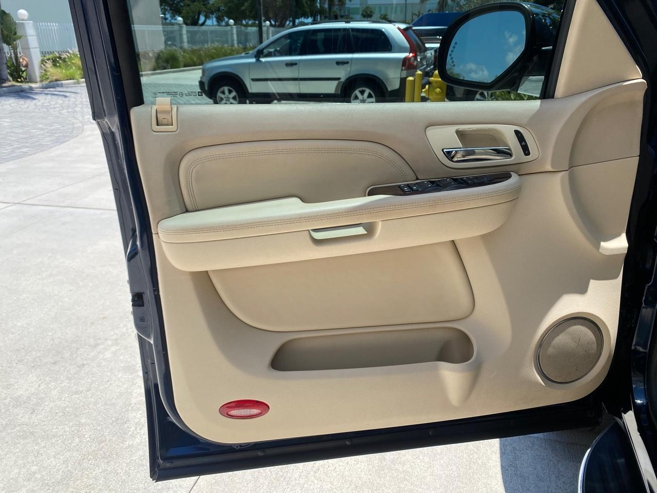 2007 Cadillac Escalade ESV SUNROOF AWD LOW MILES 47,118 Pompano Beach FL