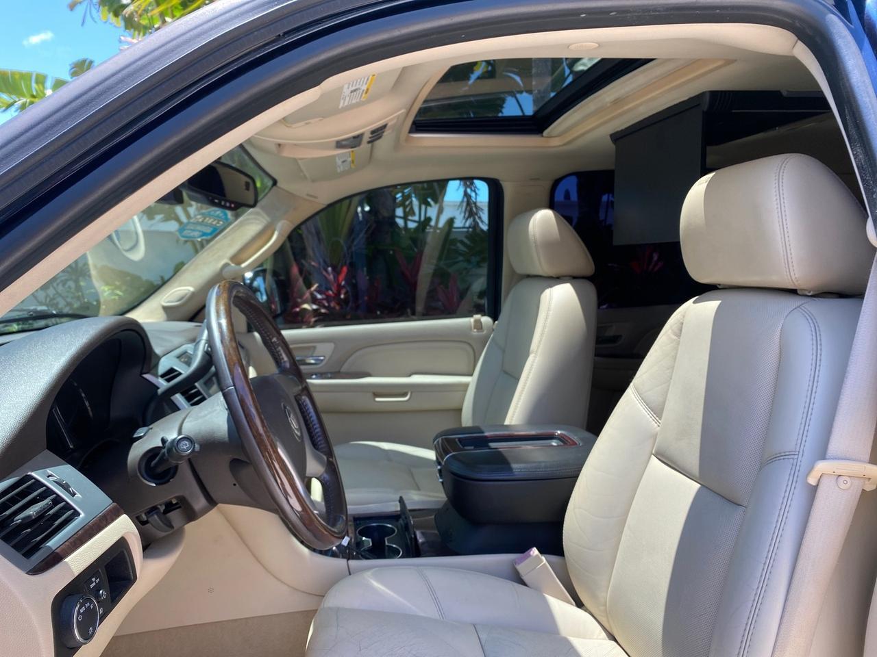 2007 Cadillac Escalade ESV SUNROOF AWD LOW MILES 47,118 Pompano Beach FL