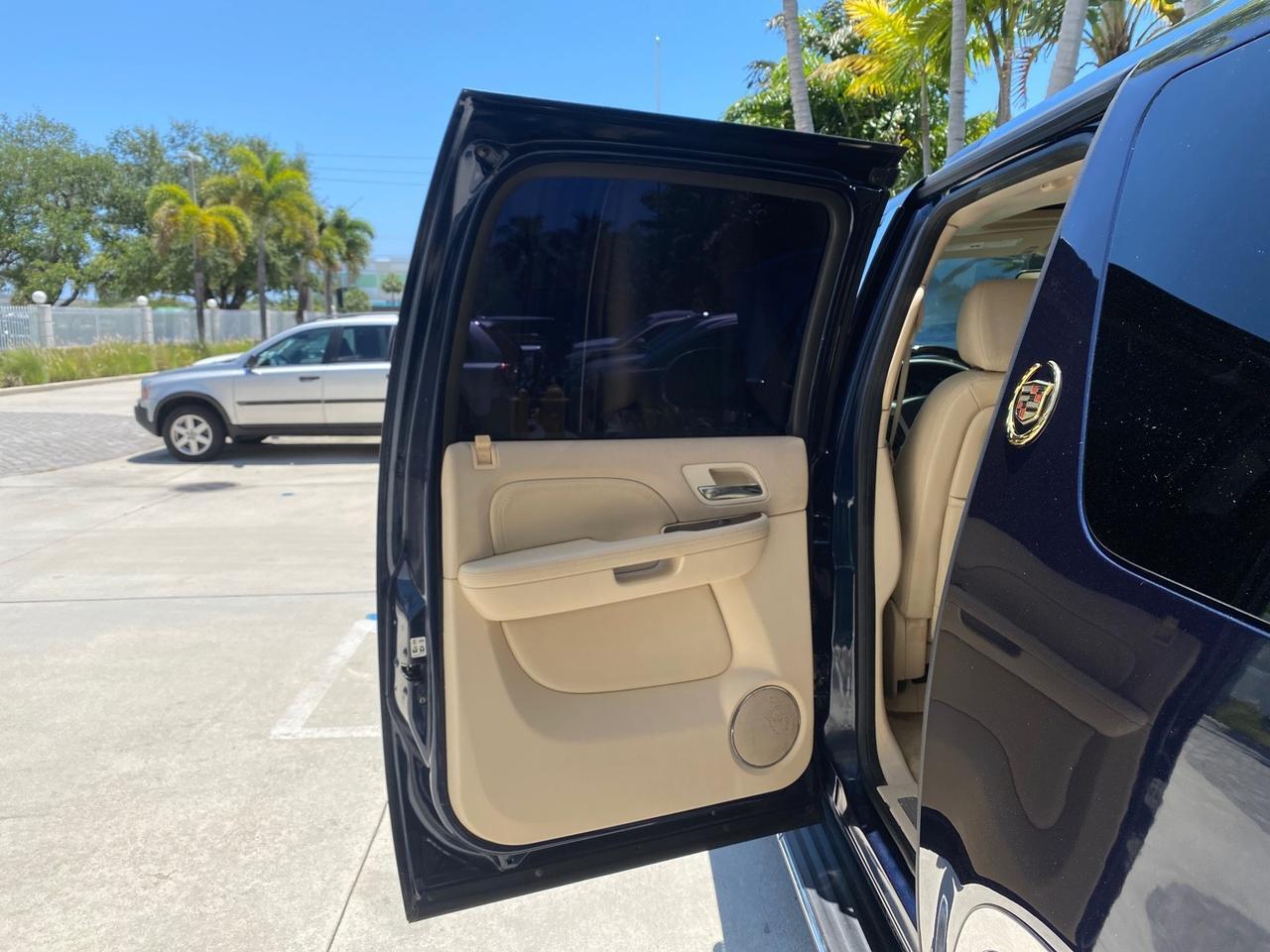 2007 Cadillac Escalade ESV SUNROOF AWD LOW MILES 47,118 Pompano Beach FL