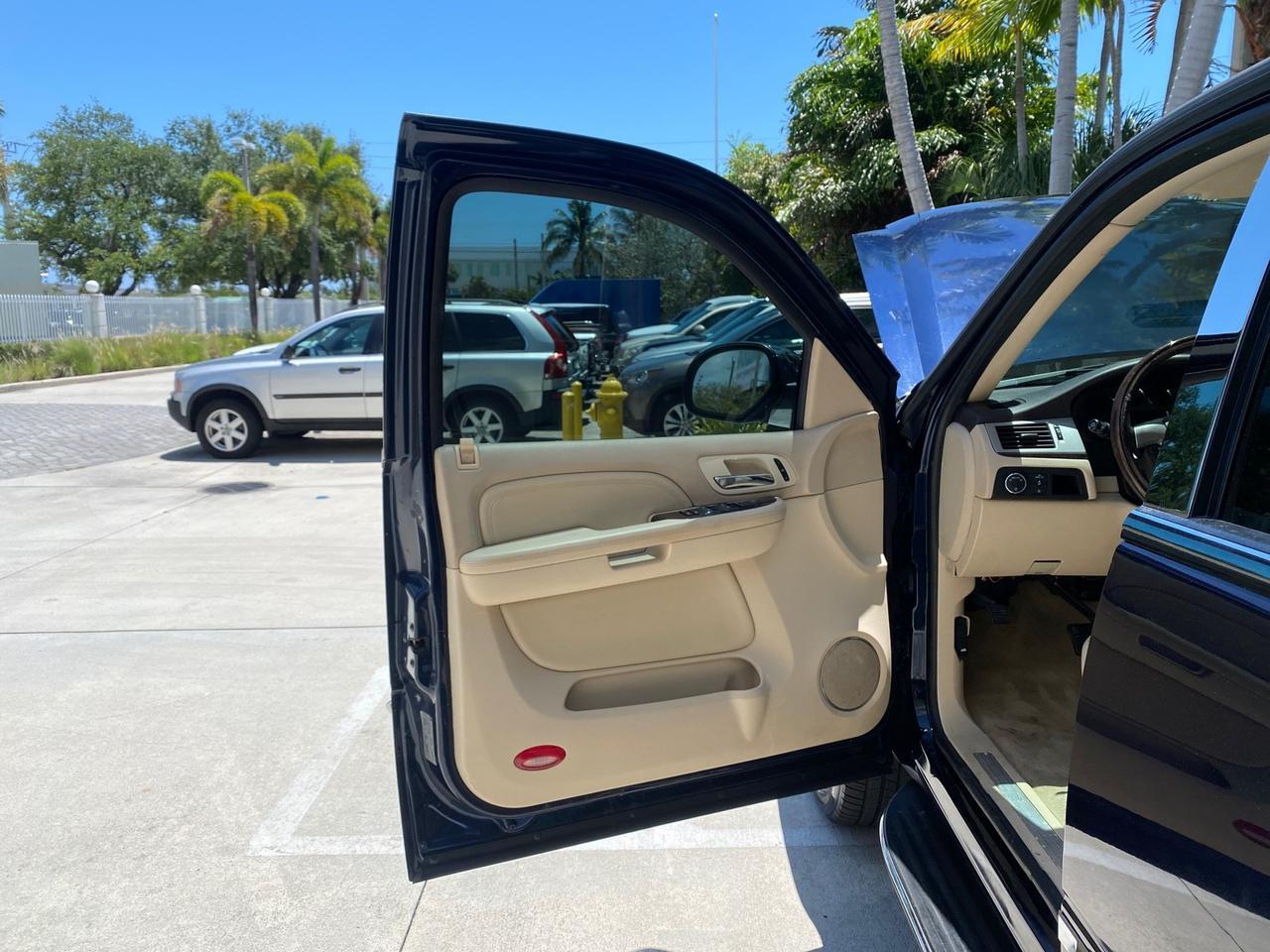 2007 Cadillac Escalade ESV SUNROOF AWD LOW MILES 47,118 Pompano Beach FL