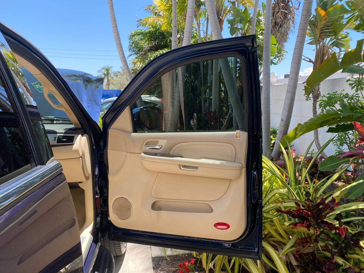 2007 Cadillac Escalade ESV SUNROOF AWD LOW MILES 47,118 Pompano Beach FL