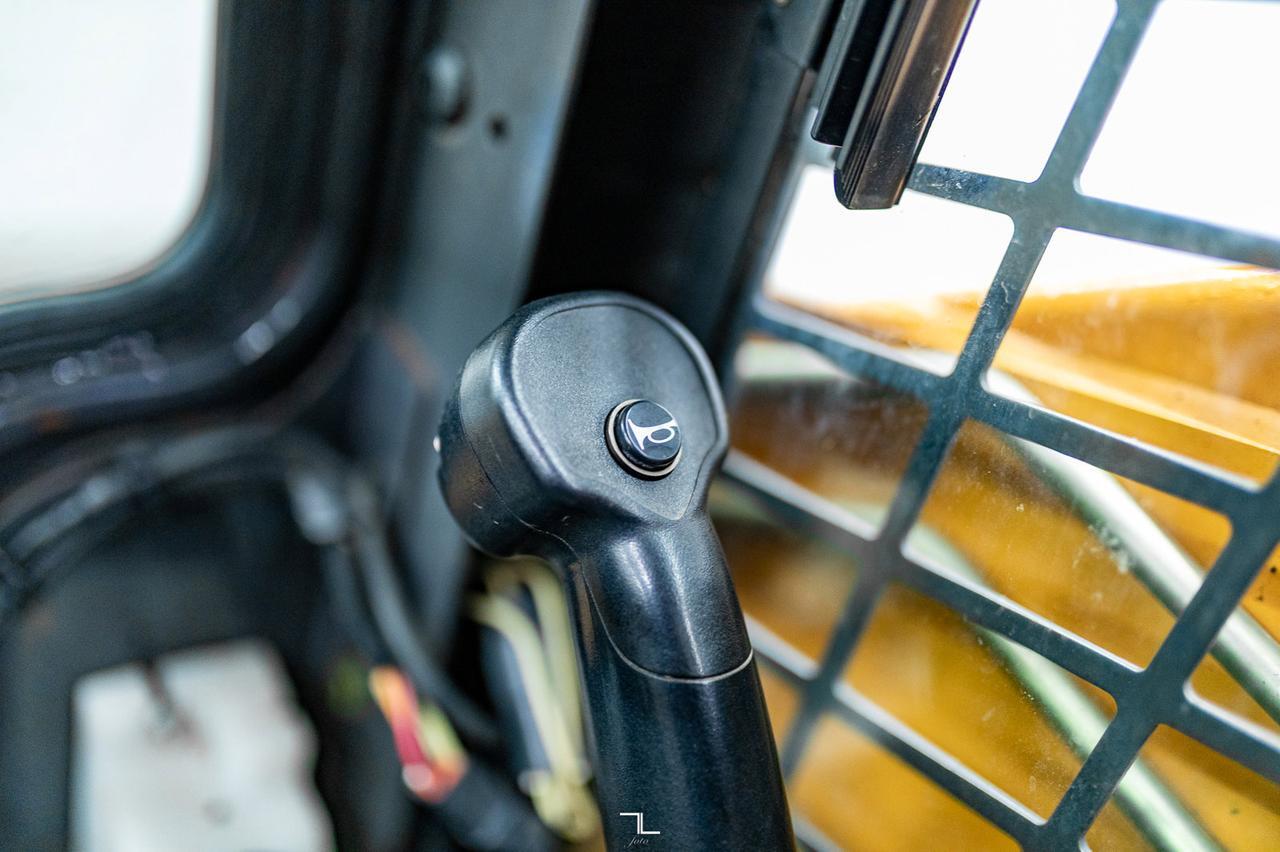 2007 Case 430 Skid Steer Loader Bucket Diesel Red Deer AB