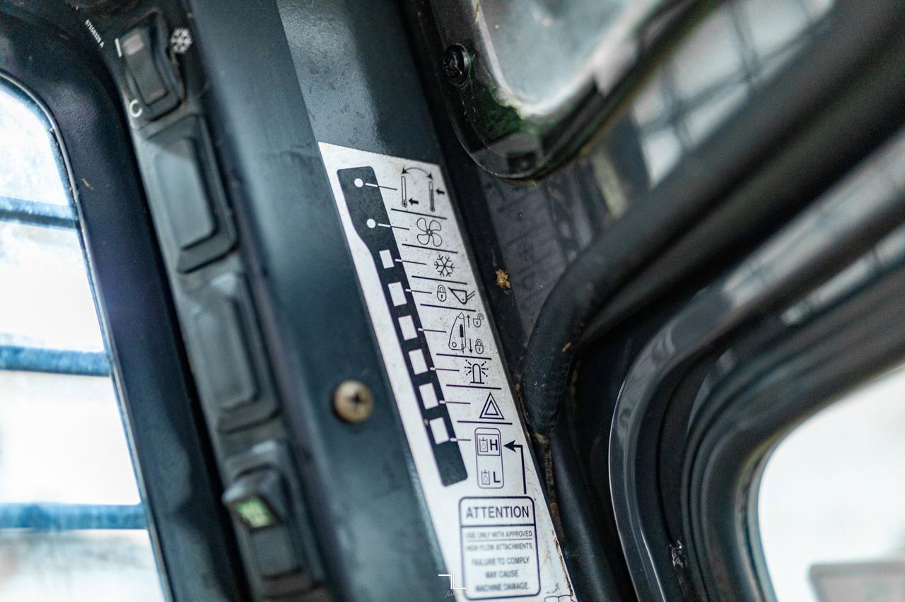 2007 Case 430 Skid Steer Loader Bucket Diesel Red Deer AB