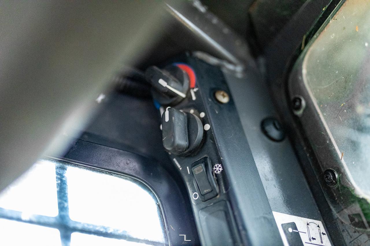 2007 Case 430 Skid Steer Loader Bucket Diesel Red Deer AB