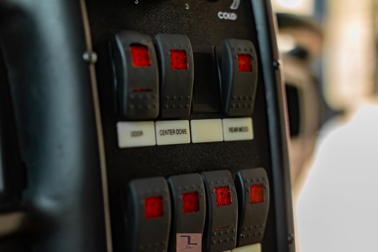 2007 Chevrolet CC5500 34 Passenger Bus Diesel TV Red Deer AB