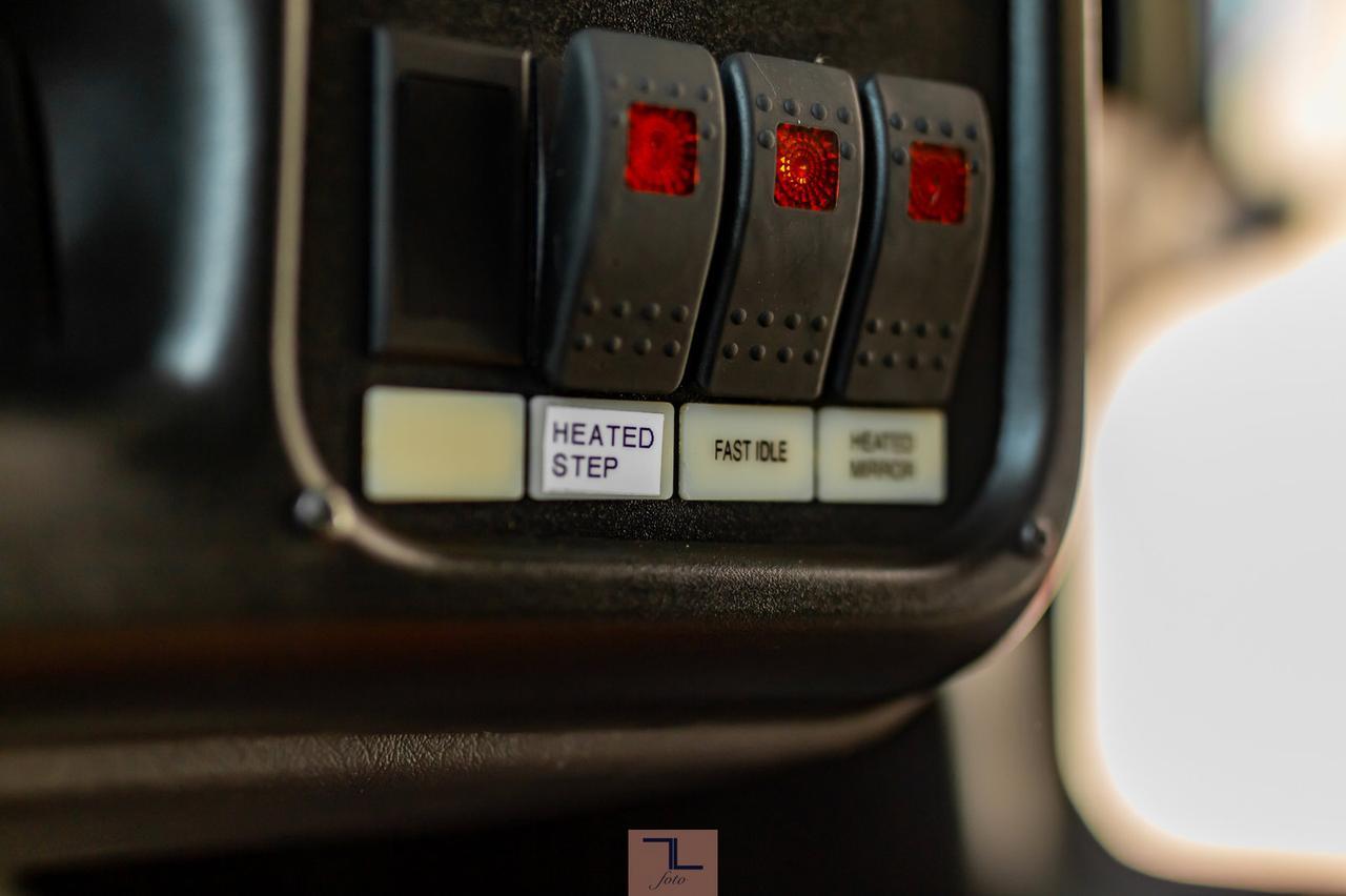 2007 Chevrolet CC5500 34 Passenger Bus Diesel TV Red Deer AB