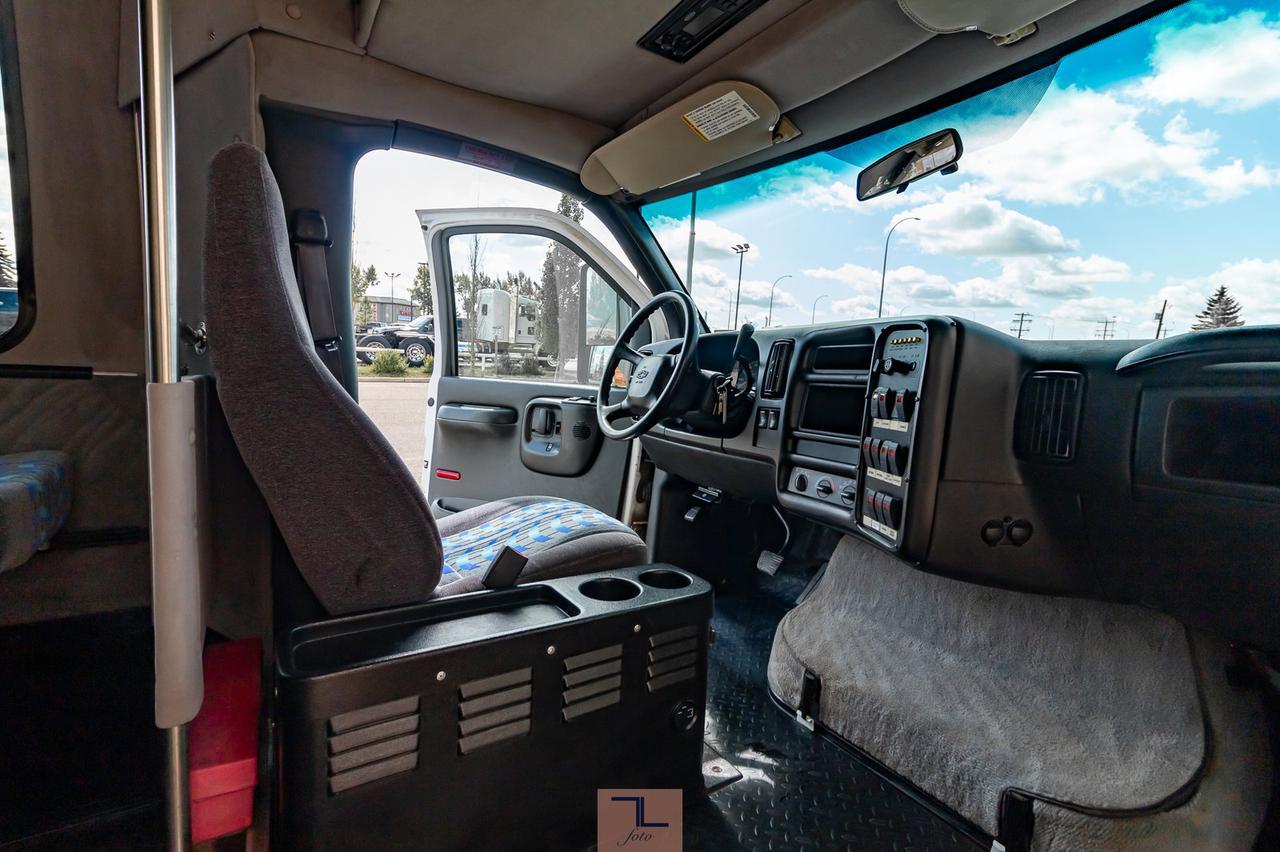 2007 Chevrolet CC5500 34 Passenger Bus Diesel TV Red Deer AB