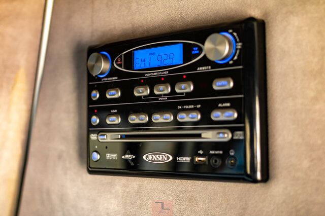 2007 Chevrolet CC5500 34 Passenger Bus Diesel TV Red Deer AB