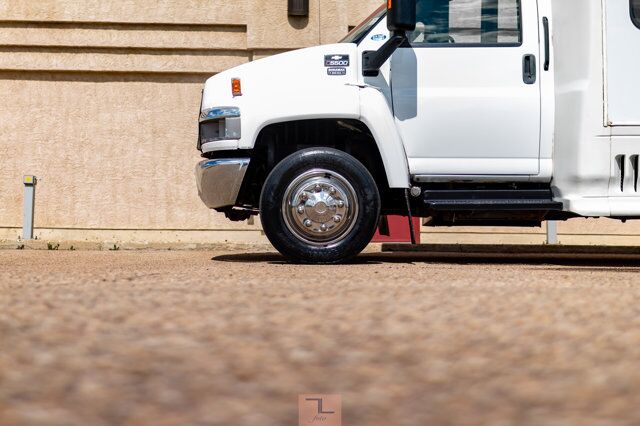 2007 Chevrolet CC5500 34 Passenger Bus Diesel TV Red Deer AB