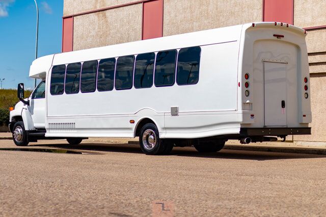 2007 Chevrolet CC5500 34 Passenger Bus Diesel TV Red Deer AB