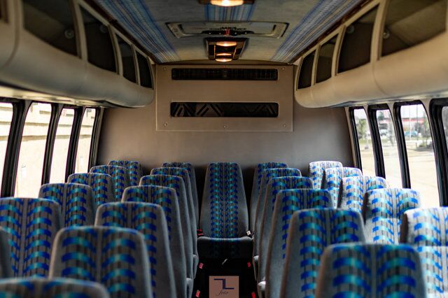 2007 Chevrolet CC5500 34 Passenger Bus Diesel TV Red Deer AB