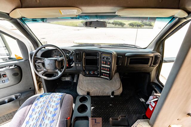 2007 Chevrolet CC5500 34 Passenger Bus Diesel TV Red Deer AB