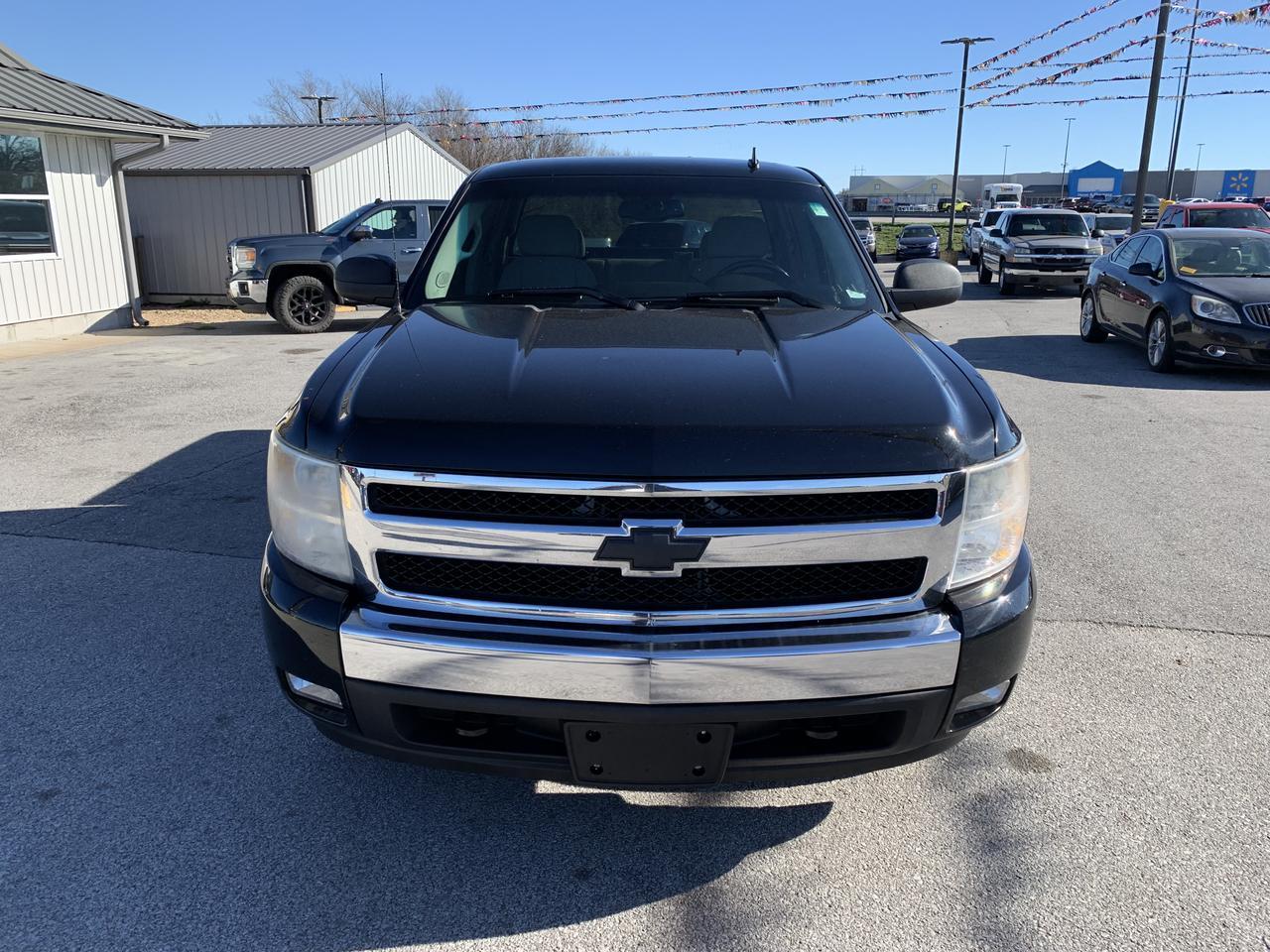 2007 Chevrolet Silverado 1500 Extended Cab LT Pickup 4D 6 1/2 ft